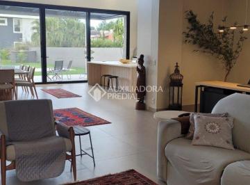 457274_i3437Ziz1_45727465ba9bc35d124.jpg · Casa com 350m² e três suítes no Terra Ville
