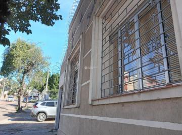 438230_ic8r9T4XsAk6pVpuLI30_43823064da8dc7effaa.jpg · Casa com 03 quartos, piscina e churrasqueira no bairro Teresópolis