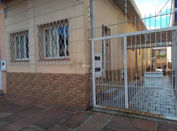 439920_iW7Jg0jm4MxE_43992064e8fe0ea850c.jpg · Casa térrea , sala, lavanderia e pátio no bairro Santana