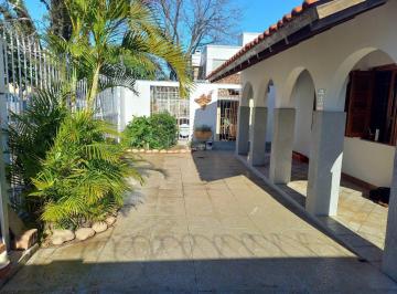 439918_iZ76kGbiK4bU5hMGX6wi3_43991864ee33dd61d79.jpg · Sobrado com 03 quartos, lareira,  no bairro Teresopolis.