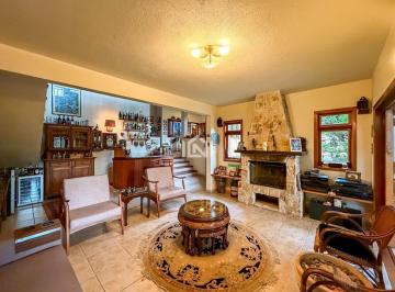 casa a venda no centrinho da granja viana - sala de lareira · Casa à venda - na Granja Viana