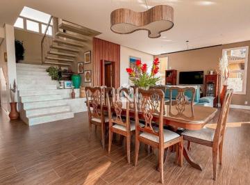 casa a venda no condominio parque das artes - sala de jantar e sala de televisao · Casa à venda - na Granja Viana