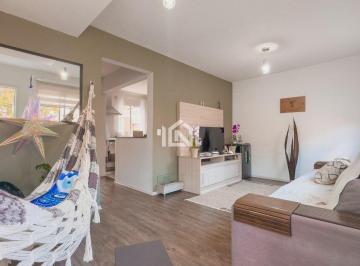 Casa a venda no condominio Porto Seguro - Sala de televisao e sala de estar · Casa à venda - na Granja Viana