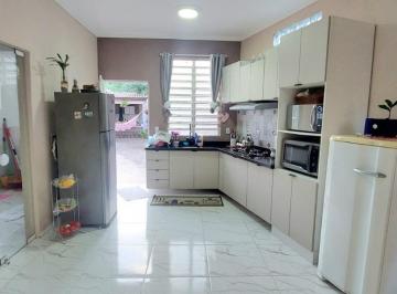 151151_iAO8nBA7i9X79k8K8MF_1511516679a35947dcd.jpg · LINDA CASA DE 3 DORMITÓRIOS REFORMADA COM SALÃO DE FESTAS