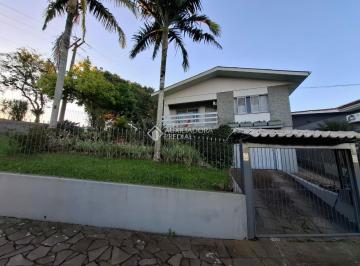 Casa · 270m² · 5 Quartos · 2 Vagas · Casa a venda com 5 quartos no Bairro Primavera