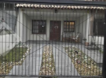 001 · Casa no bairro Guarujá
