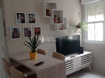 1 · APARTAMENTO 2 DORMS , REFORMADO, LIVING DOIS AMBIENTES E SILENCIOSO