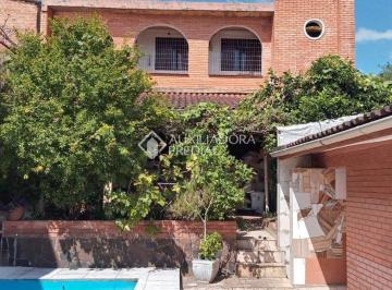 Casa · 260m² · 3 Quartos · 2 Vagas · No bairro São José Linda Casa com 3 quartos, 1 suíte e piscina