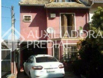 01 · Casa localizada em condomínio fechado no Guarujá