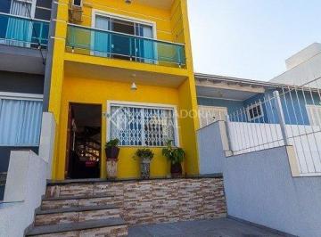 Casa · 174m² · 3 Quartos · 1 Vaga · BELO SOBRADO DE 3 DORMITÓRIOS, 2 SÃO SUITES, VAGA E EDÍCULA NO GUARUJA