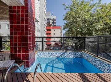 615059_iP14744B61Y1766VPHY_61505966bdd2e497a7a.jpg · Um clássico com 253m2 privativos e sacadão com piscina próximo ao GNU