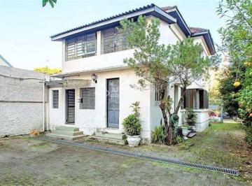 20184_imy6ND42b165mB394hJPj_201846113f5fa8d9aa.jpg · Casa sobrado residencial em localização privilegiada do bairro!
