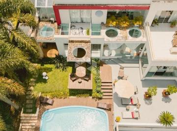 Casa · 550m² · 8 Quartos · 5 Vagas · Casa mobiliada com 8 suítes A Venda - Centro, Florianópolis SC