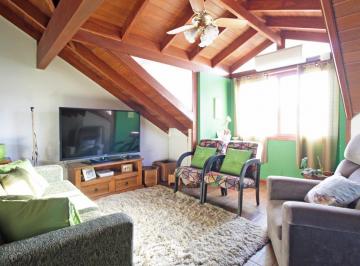 429834_i91s8rd4Jx915bcXM9_42983464ca97822d77c.jpg · Casa sobrado três quartos, piscina, duas vagas de garagem.