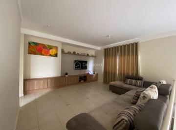 0 · Casa 4 dormitórios