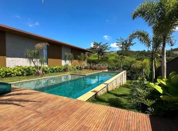 0 · Uma residência que transcende a arquitetuà venda no condomínio EntreVerdes,