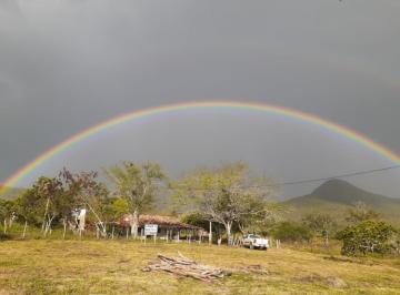 Foto 1 - Sede com arco íris.jpeg · FAZENDA -  Santa Teresinha - BA
