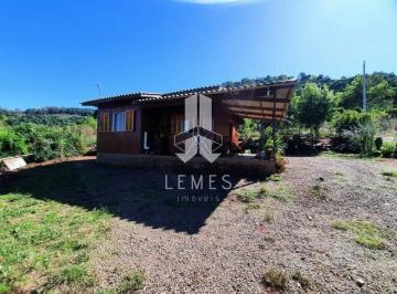 Casa · 50m² · 1 Quarto · 
                    CASA LOCALIZADA NO 100 DA LEOPOLDINA, EM MONTE BELO, COMPOSTA POR:

- UM DORMIT