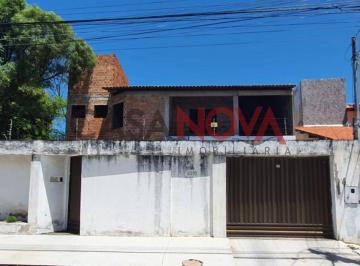 Casa com 2 pavimentos 7/4 em ótima localização na Coroa do Meio · Casa com 2 pavimentos 7/4 em ótima localização na Coroa do Meio