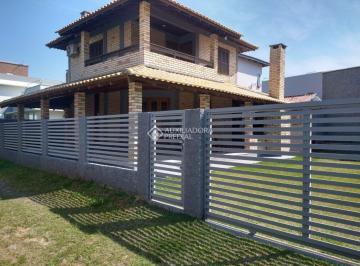 Casa · 140m² · 2 Quartos · 1 Vaga · Excelente casa em condomínio a venda no centro da Pinheira!