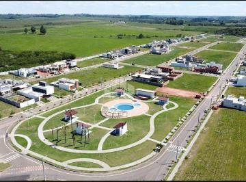 235485_iTqdf6e_23548564da69e9be3aa.jpg · Terreno com 370m2 de área privativa pronto para construir