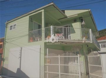 427151_ip5m2u_42715164a47801025ec_WVmYThmNzc2Nzkz_o.jpg · duas casas dispondo de 2 quartos, sala de estar, cozinha, área de serviço, BWC social e duas kitnets