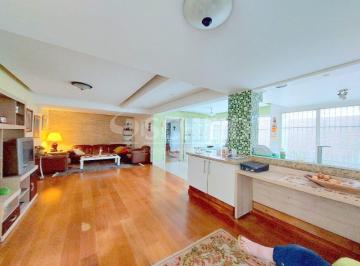 Casa · 276m² · 3 Quartos · 6 Vagas · Casa com 3 quartos á venda na Vila Alexandria em São Paulo !