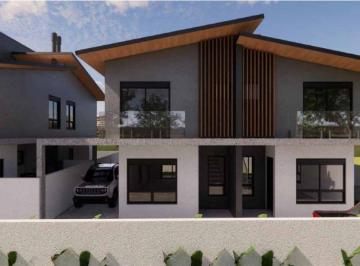 Casa · 133m² · 3 Quartos · 2 Vagas · Casa de 3 dormitórios sendo 3 suites a venda no bairro Santa Monica
