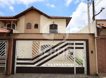 Casa · 131m² · 3 Quartos · 2 Vagas · Sobrado a venda de 131,00m² útil, com 3 quartos e 2 vagas, na Vila Marari.