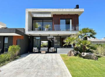 615385_i6k4E_61538566ba42c59fe5e.jpg · Casa em Condomínio Fechado à Venda em Atlântida, Xangri-Lá com 4 Suítes - 200m²