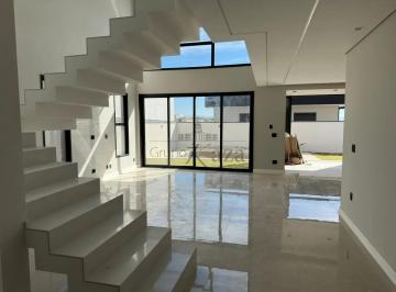 Casa · 373m² · 4 Quartos · 4 Vagas · Casa Sobrado - Loteamento Verana - 4 Dormitórios - 373m² - Estuda permuta.