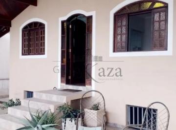 Casa · 250m² · 4 Quartos · 4 Vagas · Casa no Parque Interlagos com 250 metros 4 dormitórios e Suíte com 4 Vagas de Garagem.