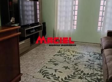 SALA ESTAR · SOBRADO EM RUA SEM SAIDA NO BOSQUE EUCALIPTOS