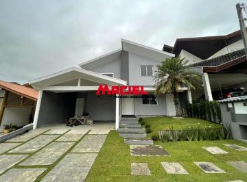 Casa · 300m² · 3 Quartos · 2 Vagas · Sobrado novo todo reformado com 3 suítes, piscina e área gourmet excelente!