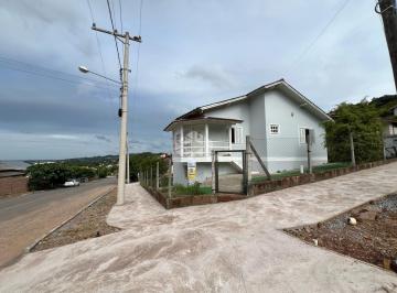 505191_icmKd66p_50519165ce5889ad2e0.jpg · Casa ampla, de esquina, com 03 dormitórios