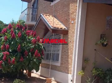 Casa · 280m² · 3 Quartos · 4 Vagas · Casa Padrão em São José dos Campos