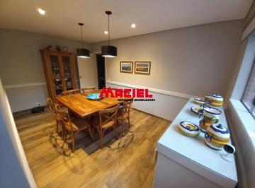 Apartamento · 194m² · 3 Quartos · 2 Vagas · Lindo Apto com planejados, andar inteiro na Pitangueiras, elevador privativo.