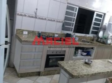 Casa · 203m² · 2 Quartos · 4 Vagas · Casa térrea rua plana