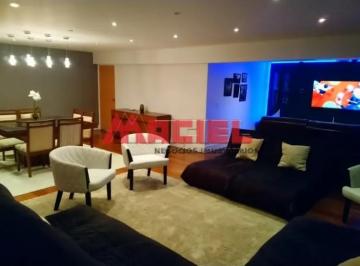 Apartamento · 228m² · 4 Quartos · 2 Vagas · LINDO APTO NO CENTRO DA CIDADE DE SJC, REPLETO DE ARMARIOS, COMODOS GRANDES, HALL DE ENTRADA, SALA C