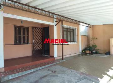 Casa · 135m² · 3 Quartos · 3 Vagas · Casa no Monte Castelo
