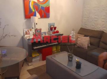 Casa · 80m² · 2 Quartos · 2 Vagas · Casa Padrão em Sao Jose dos Campos