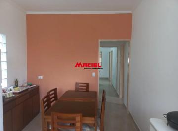 Casa · 180m² · 3 Quartos · 3 Vagas · proximo ao centro