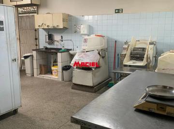 Comercial · 352m² · 1 Vaga · propriedade comercial de esquina na vila tesouro, com uma instalação de uma Padaria, na parte superi