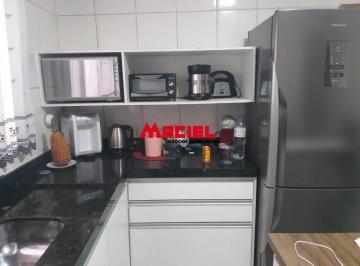 Casa · 70m² · 2 Quartos · 2 Vagas · Casa Padrão em Sao Jose dos Campos