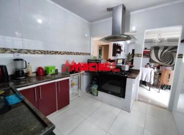 Casa · 183m² · 3 Quartos · 4 Vagas · Casa Padrão em São José dos Campos
