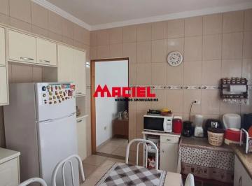 Casa · 154m² · 6 Quartos · 2 Vagas · Casa próximo ao Centro Esportivo João do Pulo