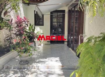 Casa · 335m² · 5 Quartos · 3 Vagas · Imovel no tradicional Bairro Esplanada