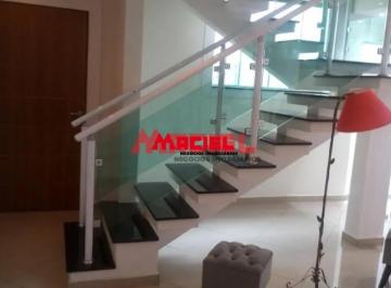 Casa · 450m² · 5 Quartos · 2 Vagas · Casa Sobrado em Jacarei