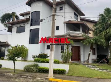 Casa · 475m² · 3 Quartos · 4 Vagas · Belo sobrado no Condomínio Jardim das Colinas 3 suítes / piscina / 4 vagas