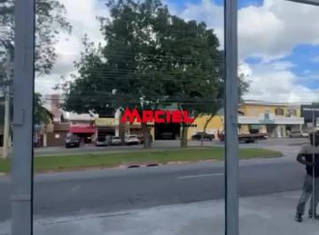 Comercial · 250m² · 4 Vagas · Galpão na região do Bosque dos Eucaliptos